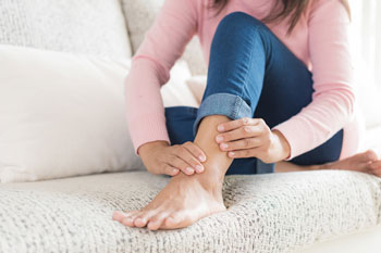 Ankle pain treatment in the Miami-Dade County, FL: Miami (Hialeah, Opa-locka, Coral Gables, Aventura, Ojus, Westview, Golden Glades, Biscayne Park, Brownsville, Gladeview, Surfside, Bal Harbour, Hialeah Gardens, Medley, Miami Springs, Miami Lakes) areas