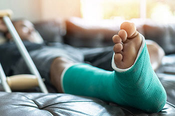 Foot Fractures treatment in the Miami-Dade County, FL: Miami (Hialeah, Opa-locka, Coral Gables, Aventura, Ojus, Westview, Golden Glades, Biscayne Park, Brownsville, Gladeview, Surfside, Bal Harbour, Hialeah Gardens, Medley, Miami Springs, Miami Lakes) areas